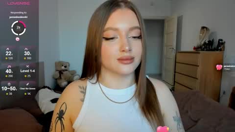 Snapshot of ju_lii chatting on February 2025 02:33:01 PM Julia and Julia online show from February 2025 02:33:01 PM