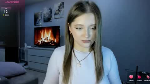 Snapshot of ju_lii chatting on September 2025 09:31:02 PM Julia and Julia online show from September 2025 09:31:02 PM