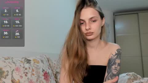 Snapshot of ju_lii chatting on October 2025 10:03:01 AM Julia and Julia online show from October 2025 10:03:01 AM