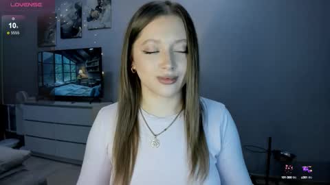 Snapshot of ju_lii chatting on October 2025 07:02:02 PM Julia and Julia online show from October 2025 07:02:02 PM