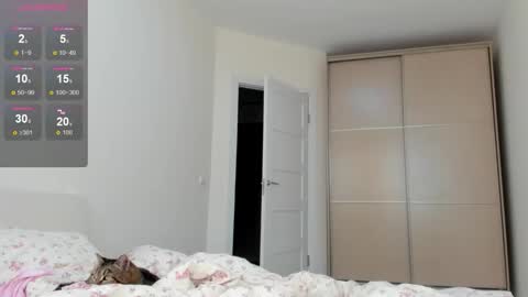 Snapshot of ju_lii chatting on October 2025 09:23:01 AM Julia and Julia online show from October 2025 09:23:01 AM