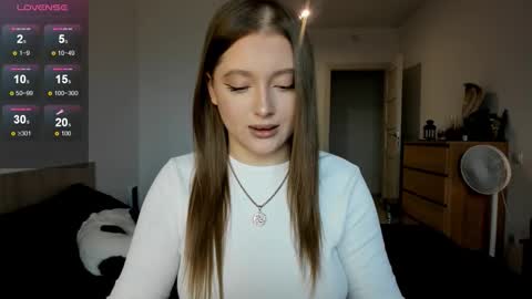 Snapshot of ju_lii chatting on October 2025 01:01:02 PM Julia and Julia online show from October 2025 01:01:02 PM