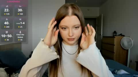 Snapshot of ju_lii chatting on April 2026 08:12:01 AM Julia and Julia online show from April 2026 08:12:01 AM