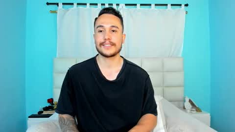 Snapshot of juan__jimenez chatting on January 2026 11:42:01 PM Juan online show from January 2026 11:42:01 PM