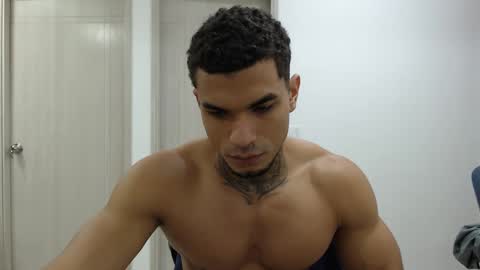 juan_gomez_1 online show from February 2025 11:55:01 AM