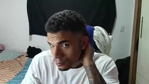 juan_gomez_1 online show from October 2025 12:08:02 AM