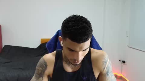 juan_gomez_1 online show from November 2025 12:21:02 AM