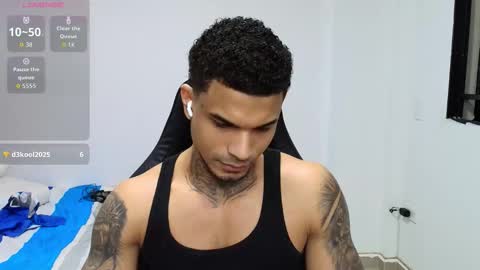 juan_gomez_1 online show from February 2026 11:36:01 PM