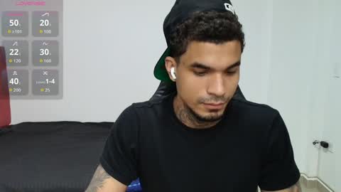 juan_gomez_1 online show from April 2026 08:58:01 AM