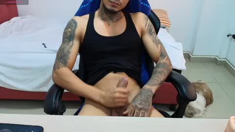 juan_gomez_1 online show from June 2026 10:47:02 PM