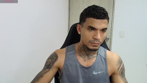 juan_gomez_1 online show from June 2026 05:16:01 AM