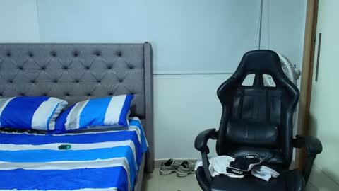 juan_gomez_1 online show from July 2026 11:04:01 AM