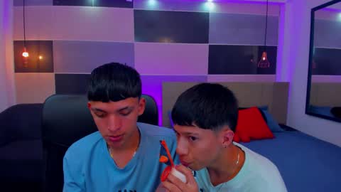 JuanSteven online show from December 2024 05:04:01 AM