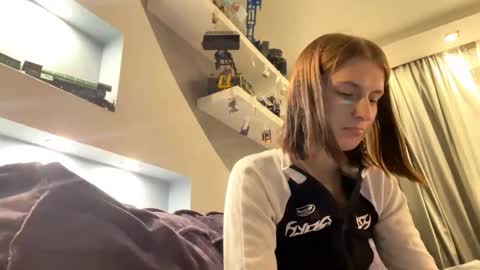 Lola online show from November 2025 02:08:01 PM