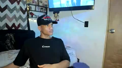 Snapshot of juanbigcock21cm chatting on May 2026 04:19:01 AM juan jose online show from May 2026 04:19:01 AM