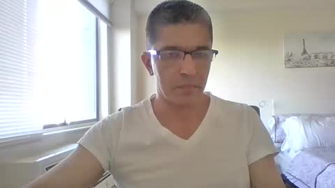 juanearth1 online show from June 2026 10:43:01 PM