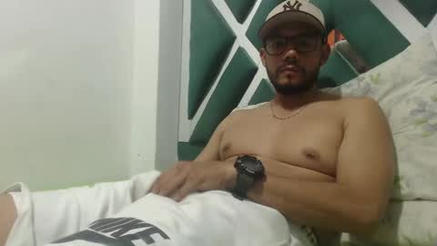 Snapshot of juanfe_style chatting on November 2025 11:14:01 PM juanfe_style online show from November 2025 11:14:01 PM