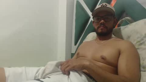 Snapshot of juanfe_style chatting on November 2025 11:13:01 PM juanfe_style online show from November 2025 11:13:01 PM