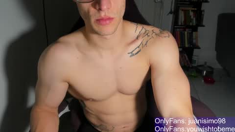Snapshot of juanisimo_ chatting on April 2026 01:59:01 AM JUANISIMO online show from April 2026 01:59:01 AM