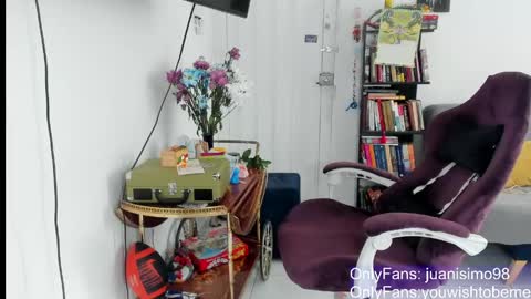 Snapshot of juanisimo_ chatting on May 2026 02:25:02 PM JUANISIMO online show from May 2026 02:25:02 PM