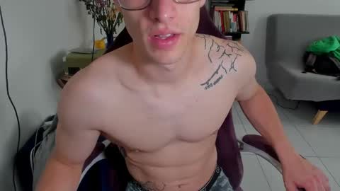 Snapshot of juanisimo_ chatting on May 2026 03:06:01 PM JUANISIMO online show from May 2026 03:06:01 PM
