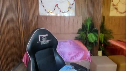 JUANITA online show from April 2026 11:33:01 AM