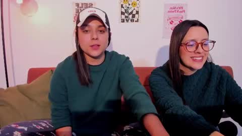 juanitaaa_ online show from June 2026 11:00:01 PM
