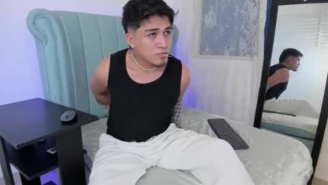 JUAN  online show from November 2025 05:06:02 AM