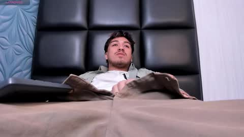 JUAN  online show from February 2026 01:58:02 PM