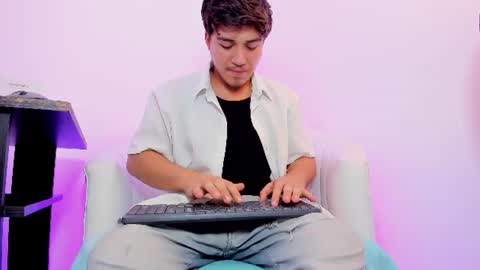 JUAN  online show from June 2026 10:09:02 PM