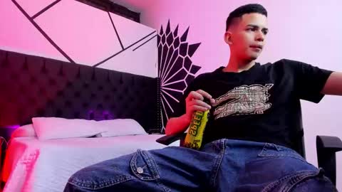 Juan online show from October 2025 04:02:02 AM