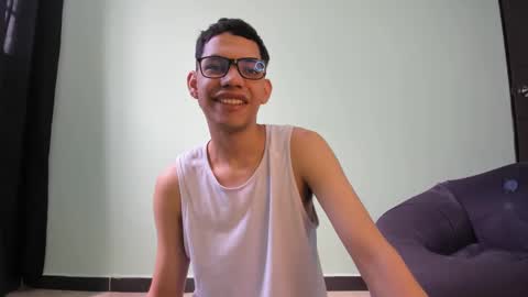 juansuarez204 online show from January 2025 05:44:02 PM