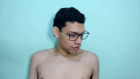 juansuarez204 online show from March 2025 11:35:02 PM