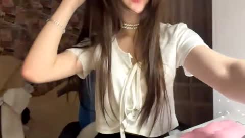 Snapshot of judyblihovde chatting on December 2025 02:13:01 PM Mila online show from December 2025 02:13:01 PM