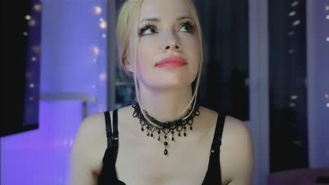 Snapshot of jugoddess chatting on April 2026 08:40:02 PM Goddess Julia online show from April 2026 08:40:02 PM