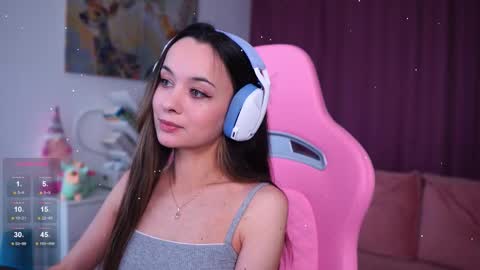 Angelina online show from December 2025 12:10:01 PM