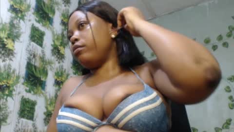 Snapshot of juicy_gold22 chatting on January 2025 10:19:01 PM Mariagold online show from January 2025 10:19:01 PM