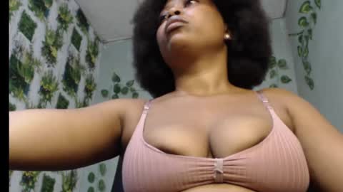 Snapshot of juicy_gold22 chatting on March 2025 06:54:01 PM Mariagold online show from March 2025 06:54:01 PM