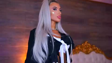Jessye online show from June 2026 07:56:01 PM