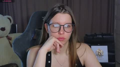 laura online show from July 2026 12:42:02 PM