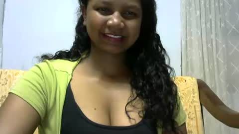 Snapshot of juicy_pretty chatting on September 2025 01:32:02 AM stellah online show from September 2025 01:32:02 AM