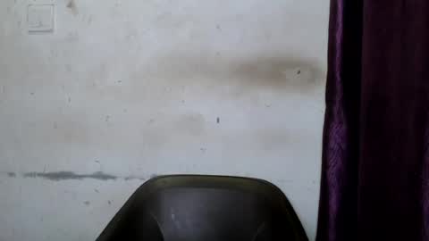 queen online show from July 2026 09:50:01 PM