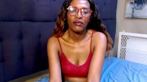 Snapshot of juicykayxxx chatting on December 2025 03:44:02 AM Miss Kay online show from December 2025 03:44:02 AM