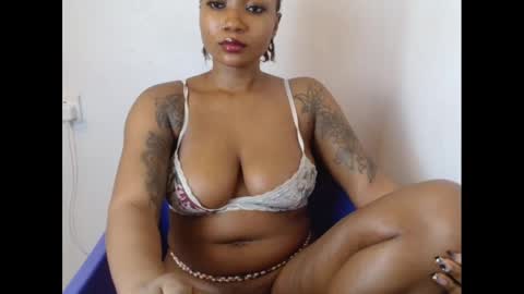 Snapshot of juicyxpink chatting on March 2025 07:13:02 AM juicyxpink online show from March 2025 07:13:02 AM