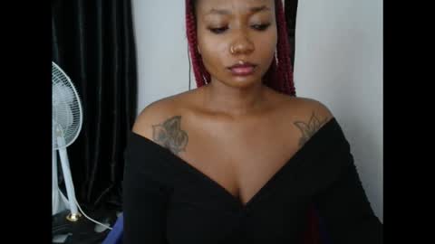 Snapshot of juicyxpink chatting on November 2025 11:48:01 PM juicyxpink online show from November 2025 11:48:01 PM