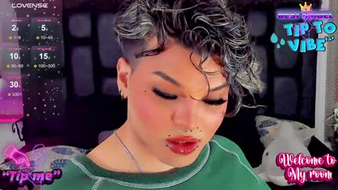 Snapshot of jujubee_lander chatting on December 2024 01:49:02 PM Jujubee online show from December 2024 01:49:02 PM