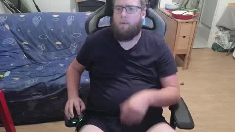 Julcs online show from December 2024 03:00:02 PM