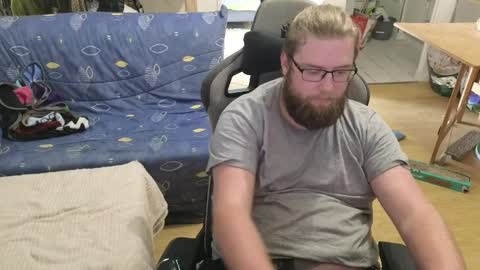 Julcs online show from April 2026 05:18:01 PM