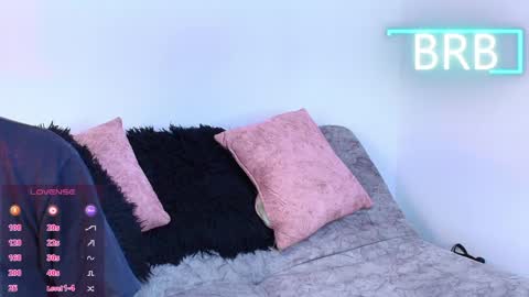 Jules and Gia online show from May 2026 09:18:02 AM