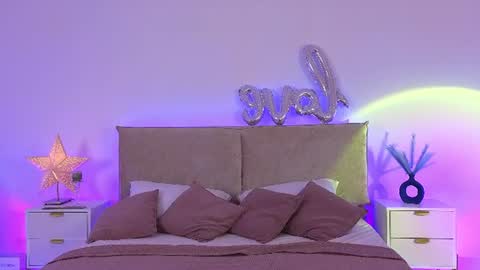 Jules Nightt online show from July 2026 09:17:02 PM